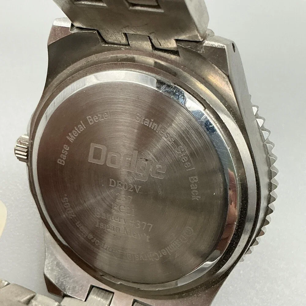 Dodge Demon DF02V Mens Watch 42mm Silver Tone Green Car Dial New Battery 7.5
